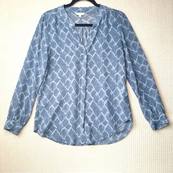 Banana Republic Satin Blouse Size S Blue Print Long Sleeve Sleeve Hidden Button - Picture 1 of 10